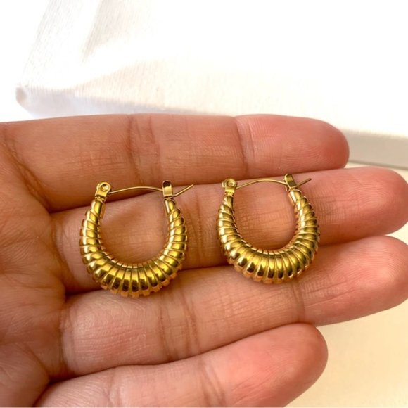 18k Gold Plated Croissant Hoop Earrings - Picture 6 of 10